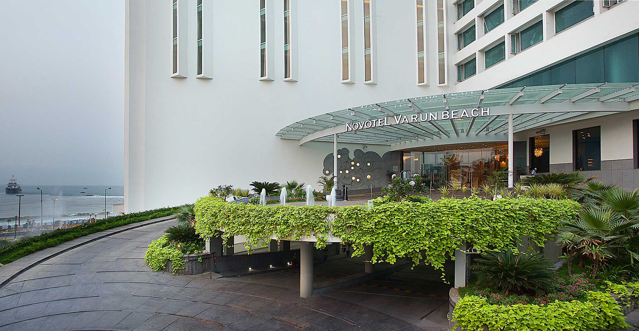 Novotel Exterior Track Phase